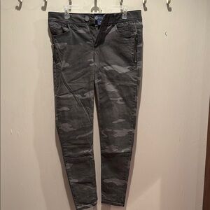 Democracy Gray Skinny Camouflage Pants